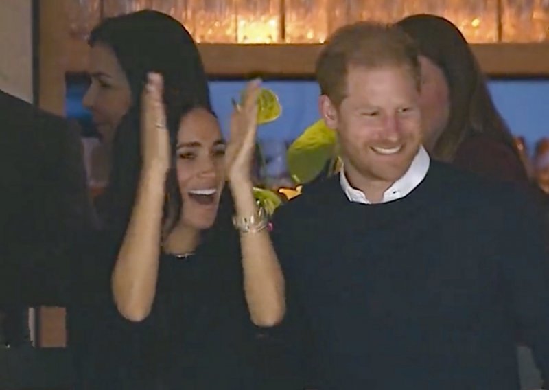 Princ Harry i Meghan uživaju u Kanadi, a on je napravio isto što i njegova baka prije 21 godinu