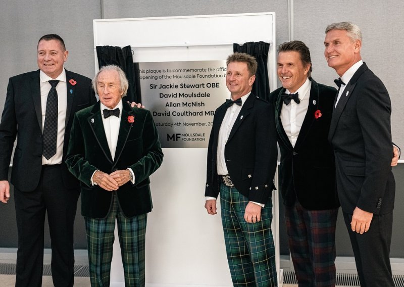 Optical Express sa zadovoljstvom podržao svečani bal Zaklade Moulsdale na kojem je prisustvovao i Sir Jackie Stewart