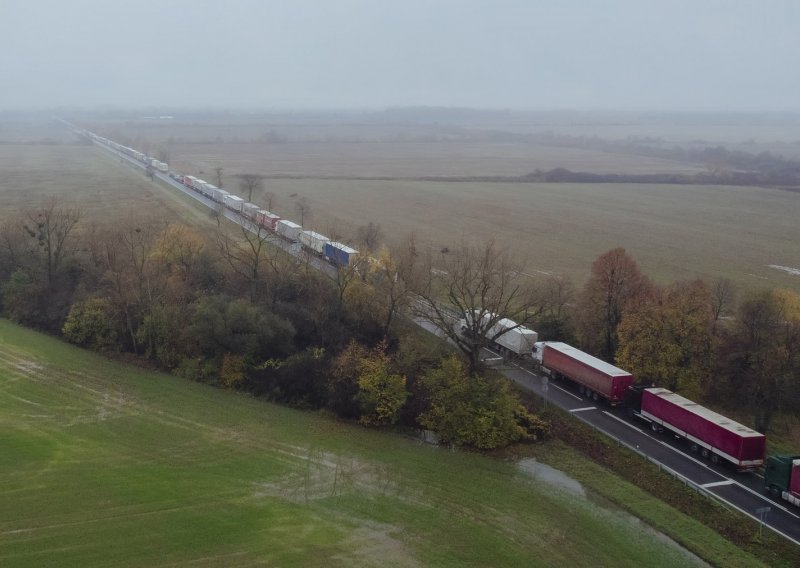 Blokiran slovački granični prijelaz s Ukrajinom zbog spora oko kamiona