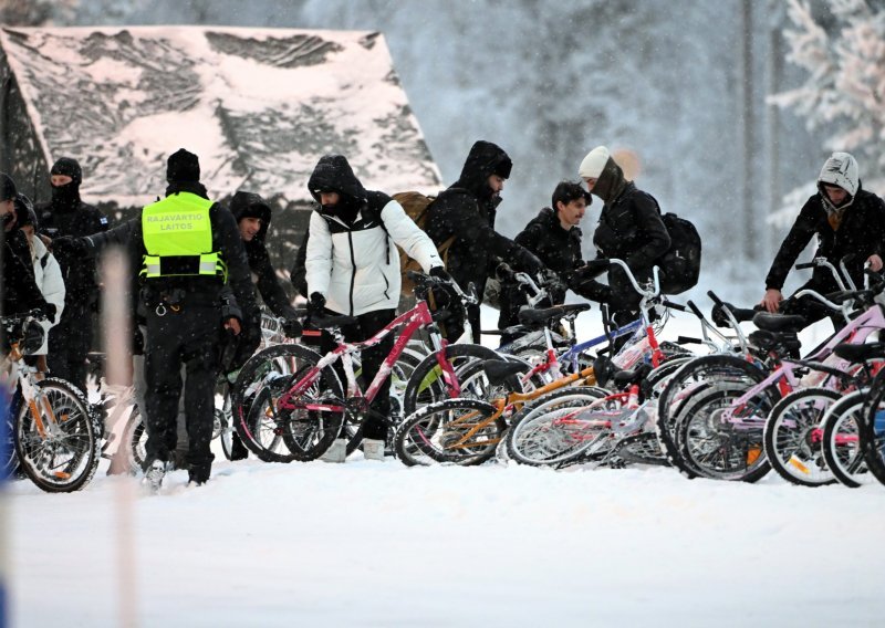 Migranti iz Kenije, Somalije i Jemena na finsku granicu s Rusijom stižu biciklima