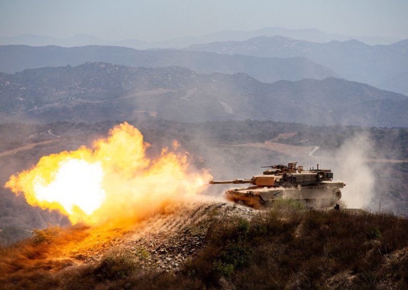 Ukrajinci čekaju: Zašto moćni američki Abramsi još uvijek nisu u akciji