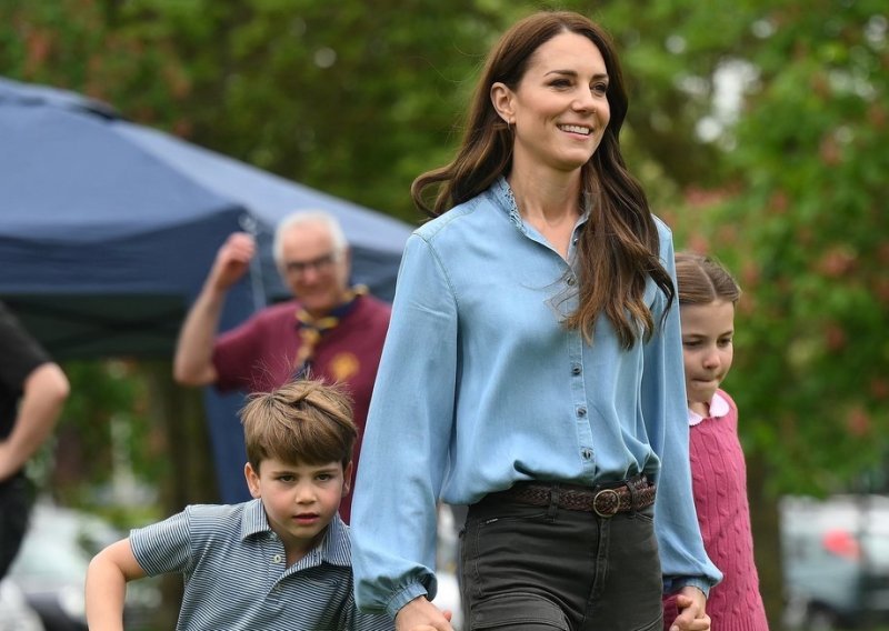 Obožava ih Kate Middleton: Ove udobne cipele savršena su alternativa hit čizmama