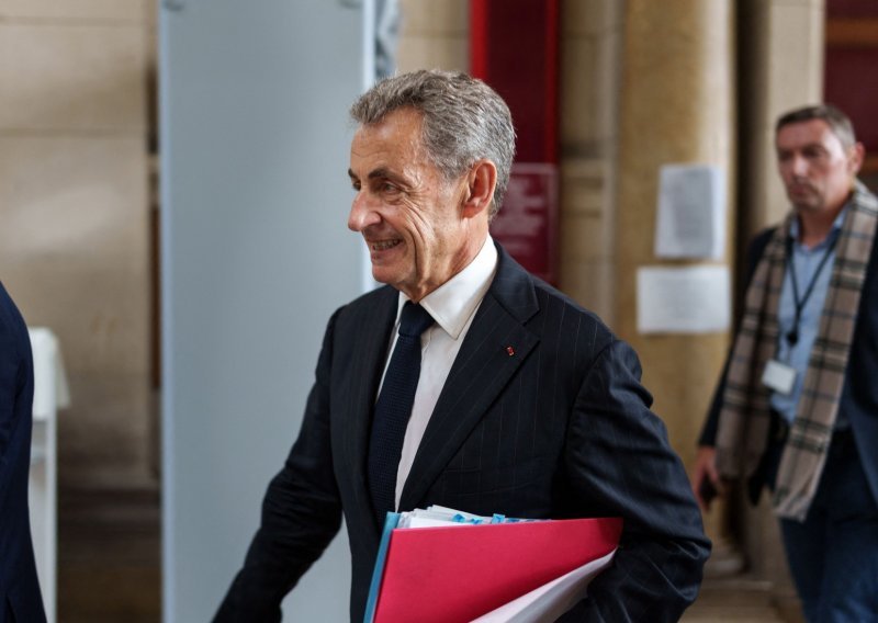 Sarkozy na sudu zanijekao optužbe za nezakonito financiranje kampanje
