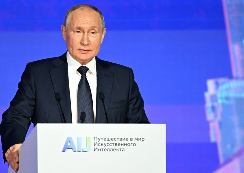 Putin: Zapad ne smije imati monopol na AI tehnologiju