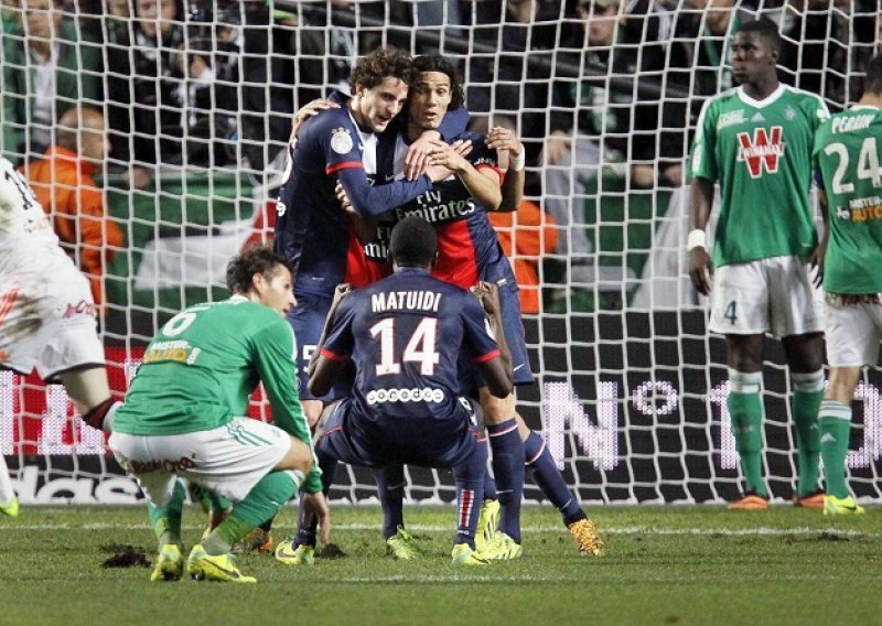 PSG primio očajan gol, Cavani ga spasio!