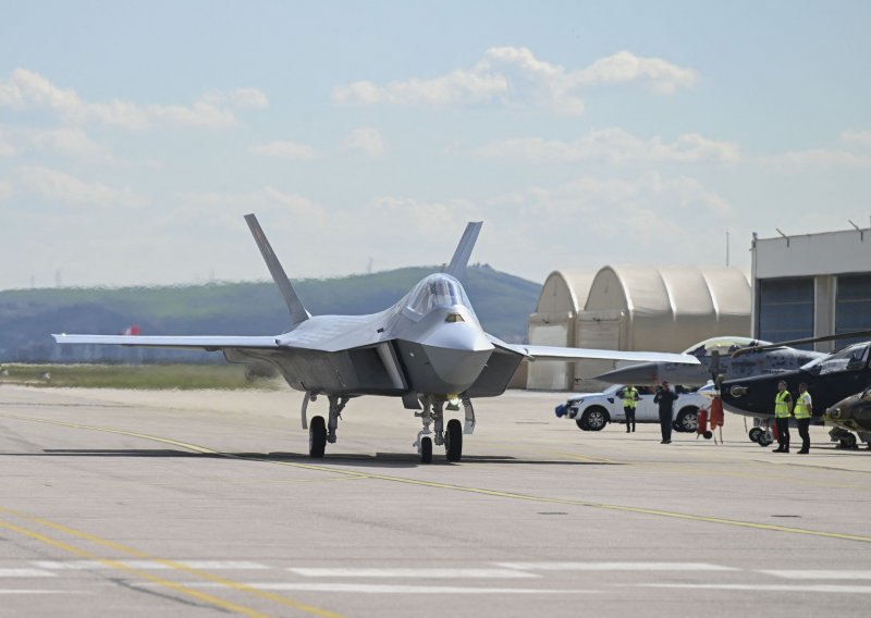 Turska za kraj ove godine sprema prvi let domaćeg borbenog aviona KAANA