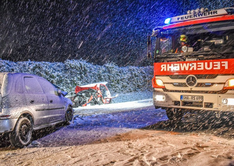 Snježni kaos paralizirao jug Njemačke: Ima žrtava, a prijete i lavine