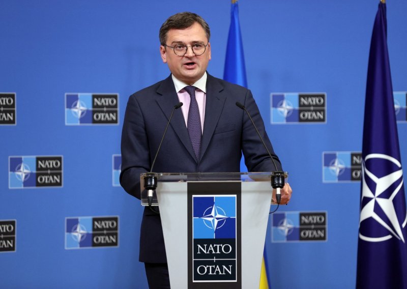 Ministri NATO-a s Kulebom o stanju na bojištu i potpori Kijevu