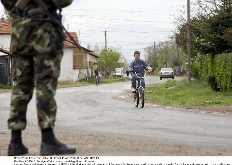 Nasilje na Kosovu pred lokalne izbore