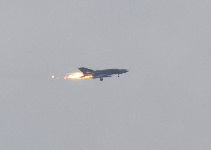 Ovo je kobni MiG u plamenu neposredno prije pada