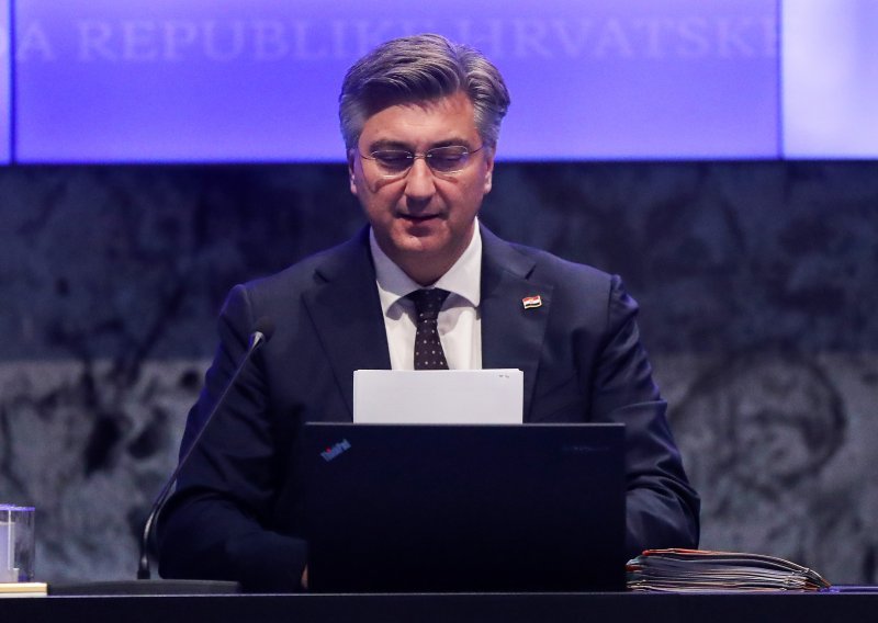 Plenković: Hrvatska ima najveći rast u EU; svinjogojcima jednokratna novčana pomoć