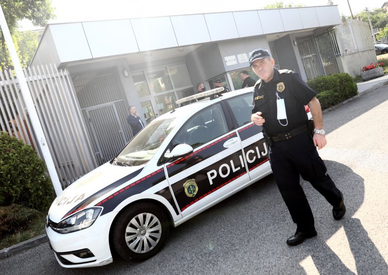 Policija upala u urede OSA-e, uhićen savjetnik bivšeg ravnatelja BiH obavještajne službe