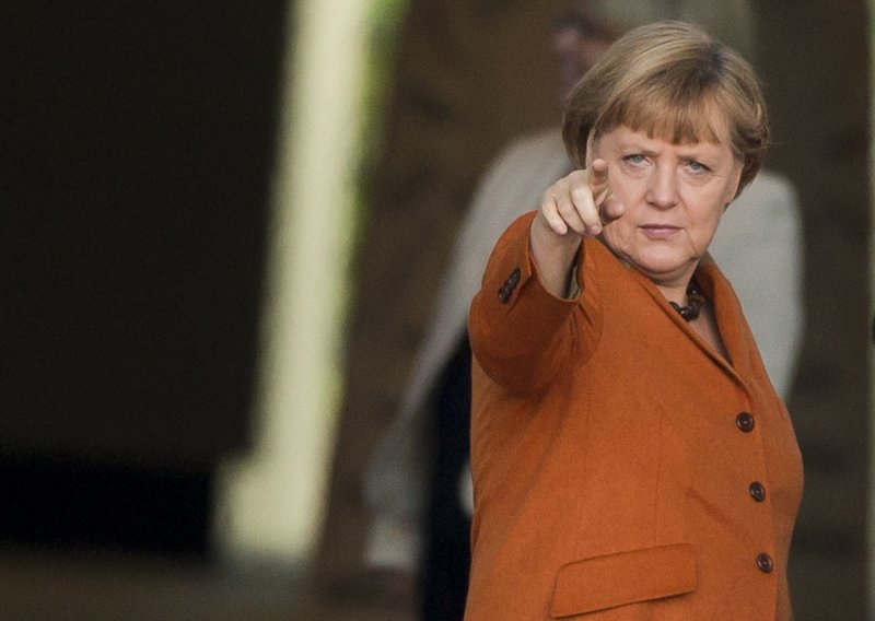 'Angela Merkel se ponaša kao diktator!'