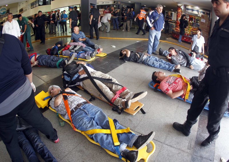 Najmanje 49 mrtvih, 600 ranjenih u nesreći vlaka