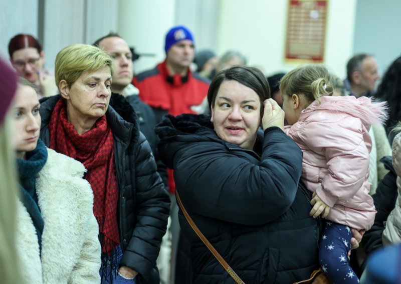 Mještani Jakuševca zaprijetili Tomaševiću da će blokirati odlagalište smeća traktorima