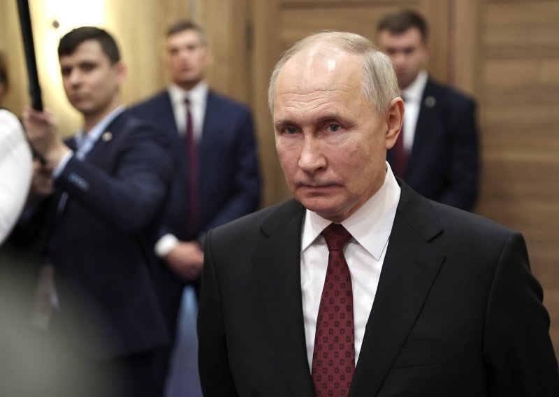 Zagrijavanje za predizbornu kampanju: Putin na simulaciji 'nuklearnog gumba'