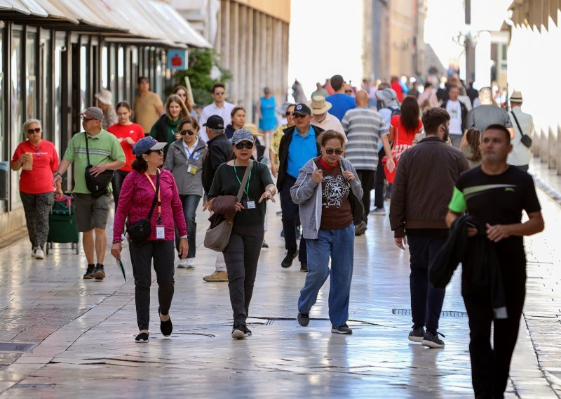 U deset mjeseci 9,4 posto više turista nego lani