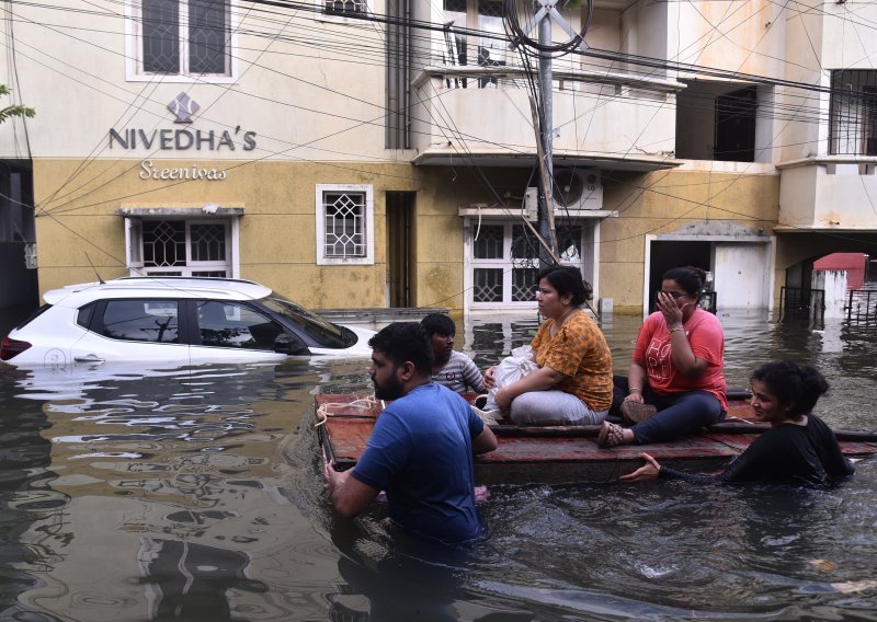 Ciklon Michaung zahvatio Indiju, u poplavama poginulo najmanje 13 ljudi