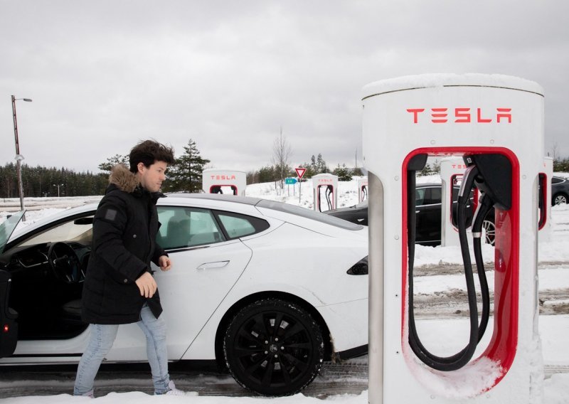 Norveški mirovinski fond: Tesla mora poštovati radnička prava