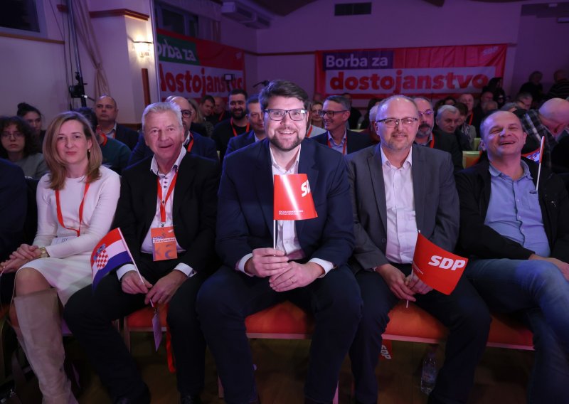 Konvencija SDP-a u Karlovcu: 'Prošli smo katarzu. Sada treba spašavati zemlju'