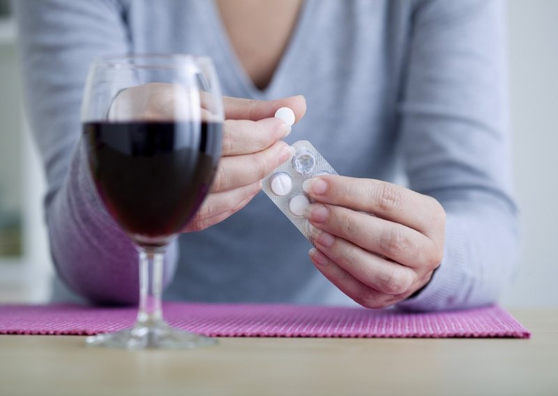 Alkohol i antibiotici: Smiju li se piti zajedno?