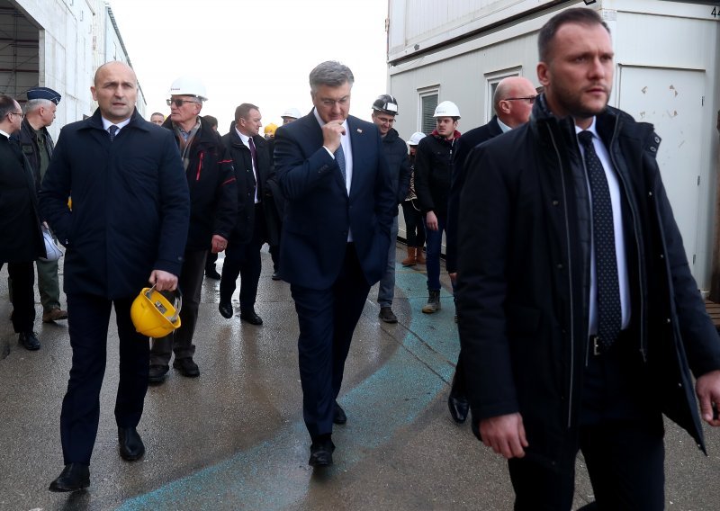 Izgradnja kompleksa za prihvat Rafalea teče prema planu, Plenković obišao kompleks