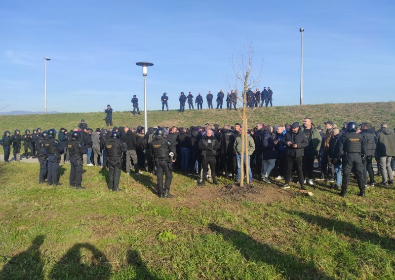 Policija spriječila mogući sukob navijača na Savskom nasipu u Zagrebu