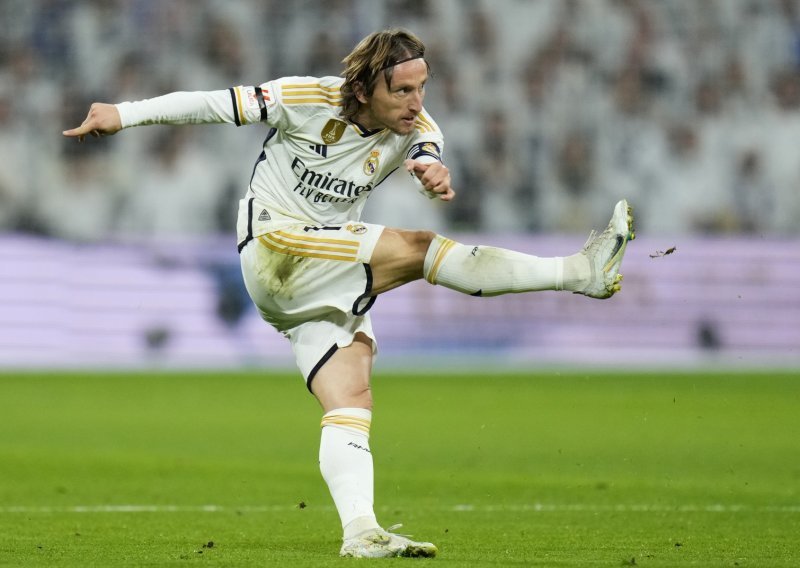 Luka Modrić proglašen najboljim veznjakom desetljeća