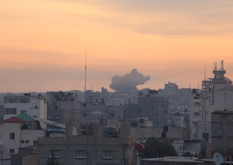 Izrael nastavlja udarati po Gazi, šef UN-a ljut: Ne možemo podijeliti humanitarnu pomoć