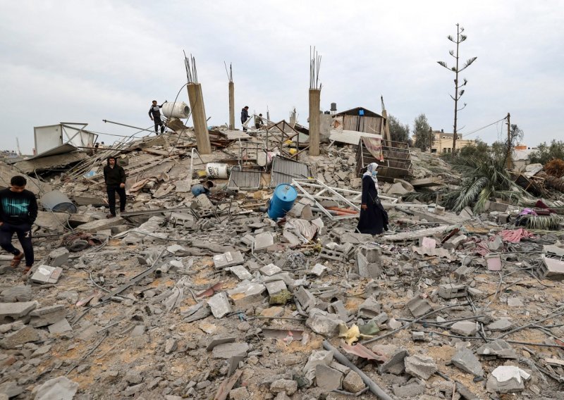 Satelitske snimke pokazuju da je uništeno 30 posto Gaze