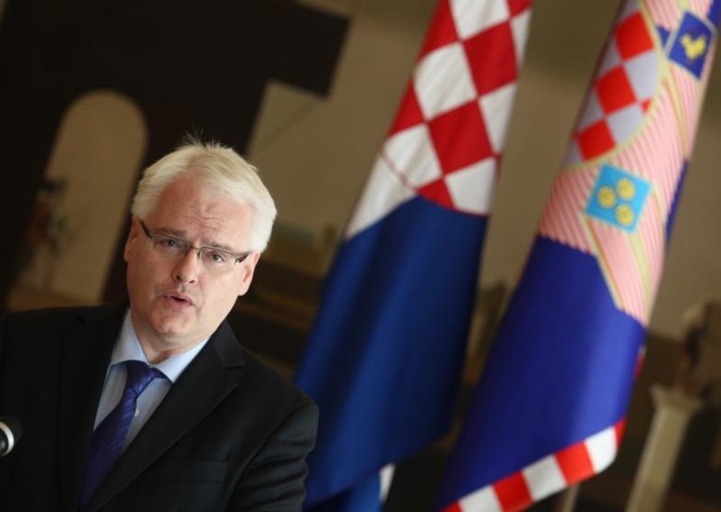 Josipović pozvao i Željku Markić na Pantovčak