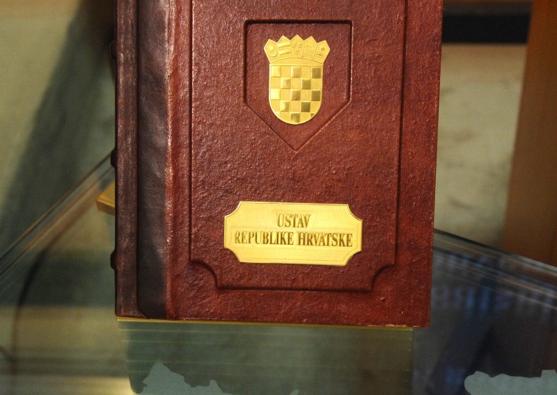 Prije 33 godine donesen je prvi Ustav neovisne Republike Hrvatske