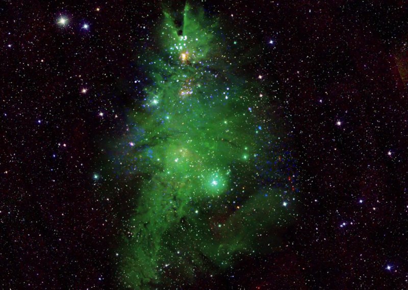 Čestitka iz svemira: NASA objavila zapanjujuću fotografiju 'svemirskog božićnog drvca'