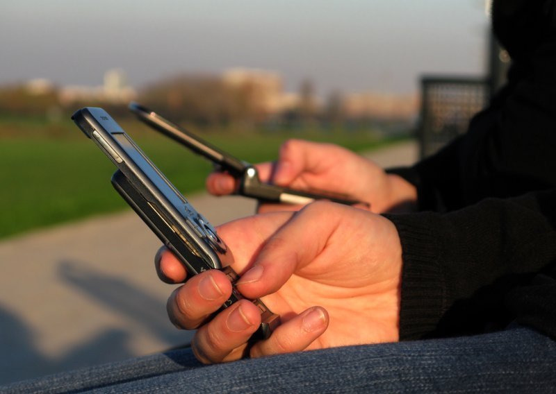 Sve više djece i tinejdžera ima mobitel