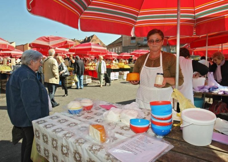 Kumice sa sirom i vrhnjem istjerane s Dolca