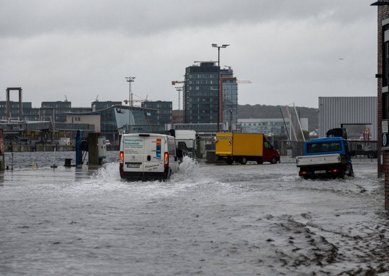 Velike oluje uzele prve žrtve u Europi, u Flensburgu najviši vodostaj ikad