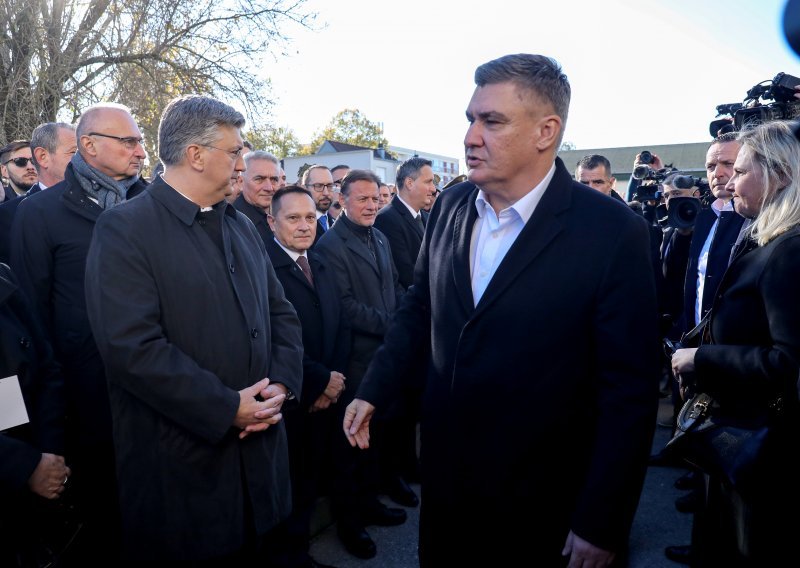 Prva kava u eurima, stalni rat Plenkovića i Milanovića, muke s Hrvatima od Konga do Grčke...