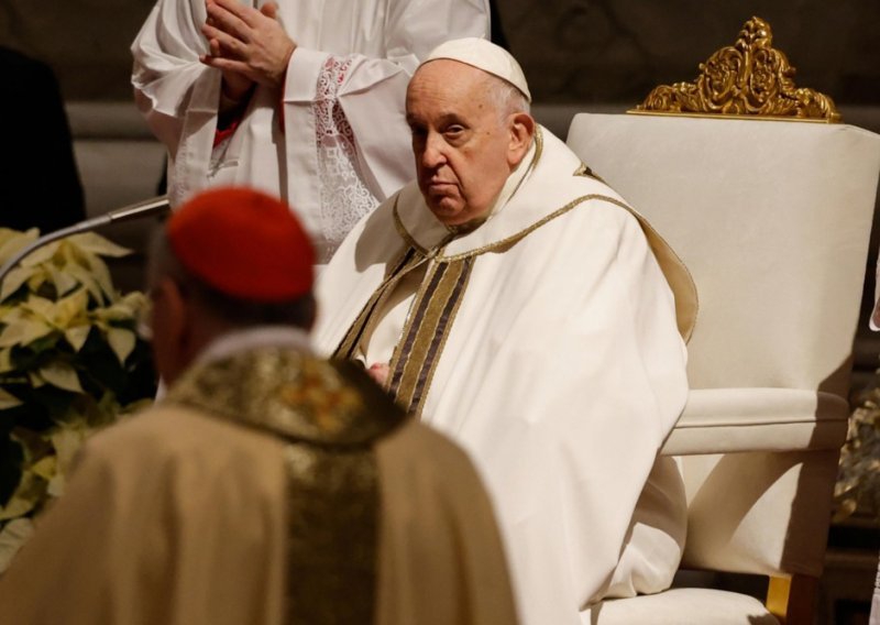 Papa Franjo na Badnjak: Isusovu poruku mira ušutkava rat u zemlji gdje je rođen