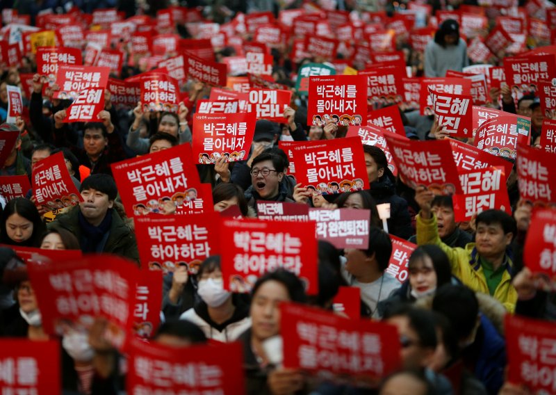 U Južnoj Koreji veliki prosvjedi protiv predsjednice Park Geun-hye