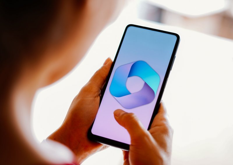Microsoftov Copilot dostupan na Androidu, slično kao ChatGPT
