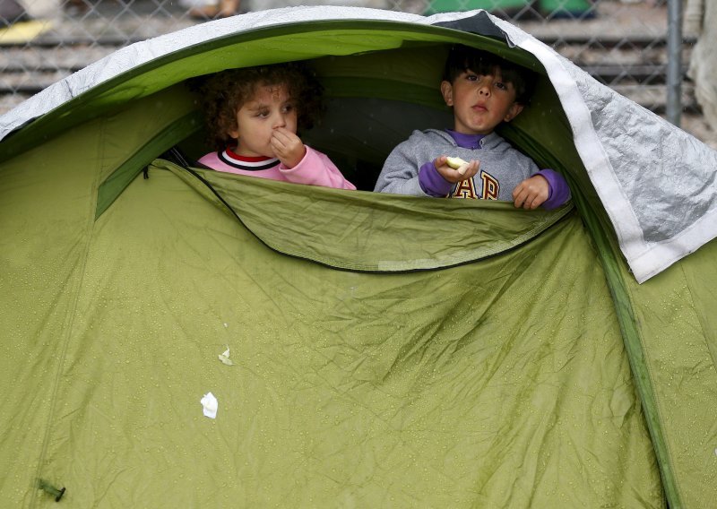 Izbjeglice spavaju po beogradskim parkovima