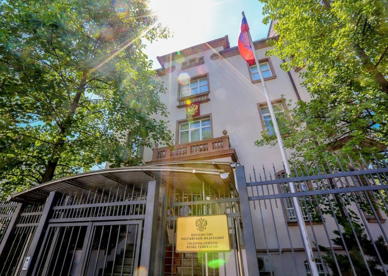 Panika u ruskoj ambasadi u Ljubljani: Osoblje u karanteni zbog opasne pošiljke