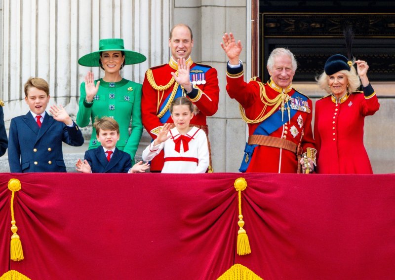 Nevolje na dvoru: Princ William želi preuzeti kontrolu, a Charles je na to 'alergičan'