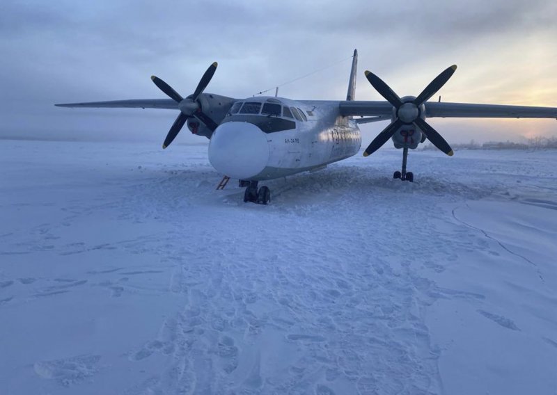 Avion greškom sletio na zaleđenu rijeku umjesto na pistu