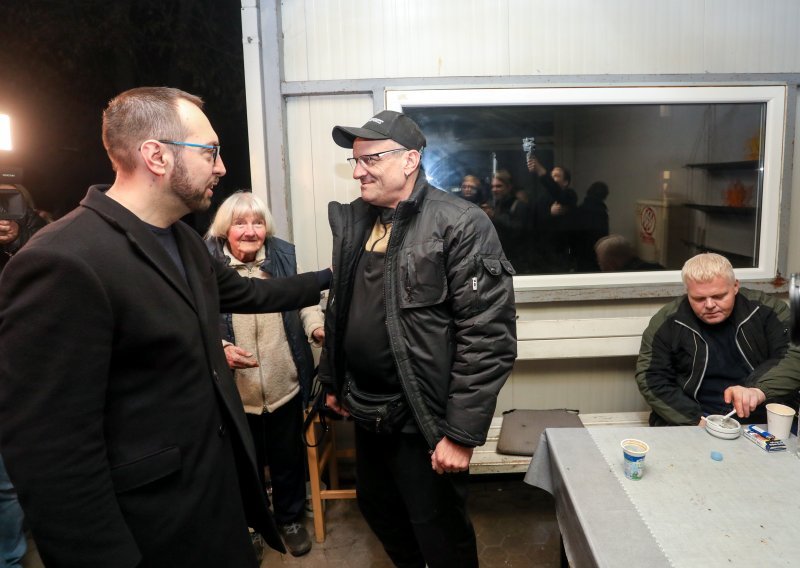 Zagrebački gradonačelnik Tomašević posjetio beskućnike