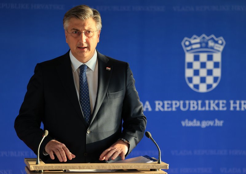 Plenković: Za razliku od Milanovića mi nećemo kršiti zakon