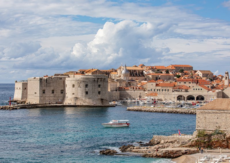 Planuo požar u povijesnoj jezgri Dubrovnika, smrtno stradao 66-godišnjak