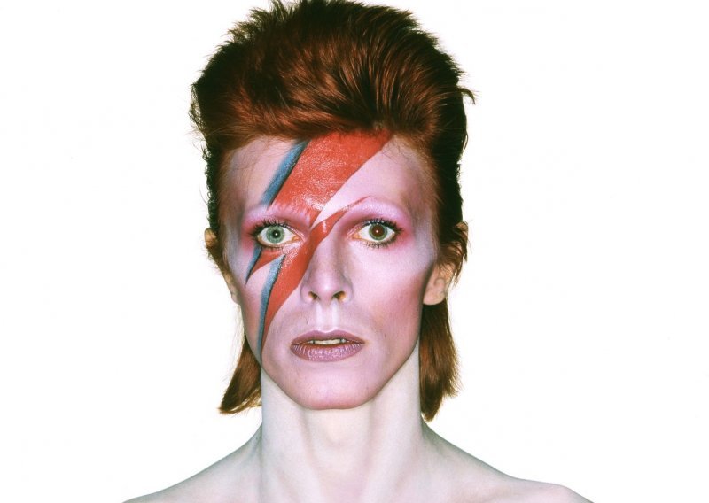Napustio nas je prije osam godina: Ovako su Francuzi odali počast Davidu Bowieju