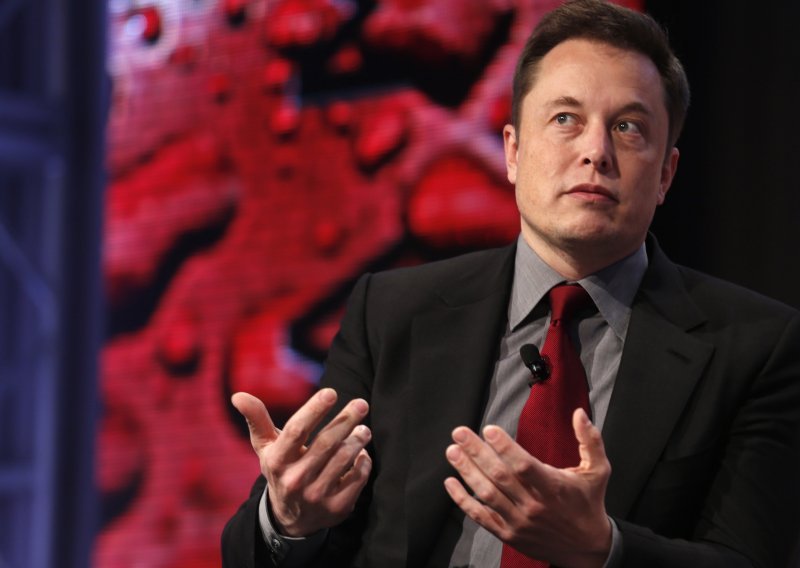 Statusom na Twitteru Musk srušio Samsungove dionice za pola milijarde!