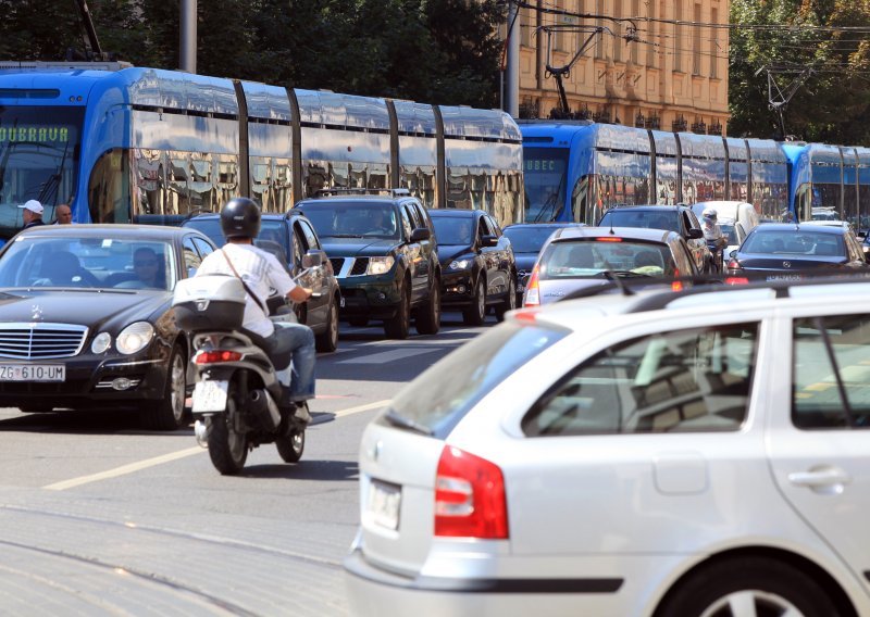 U Zagrebu se jedan iza drugoga pokvarila dva tramvaja